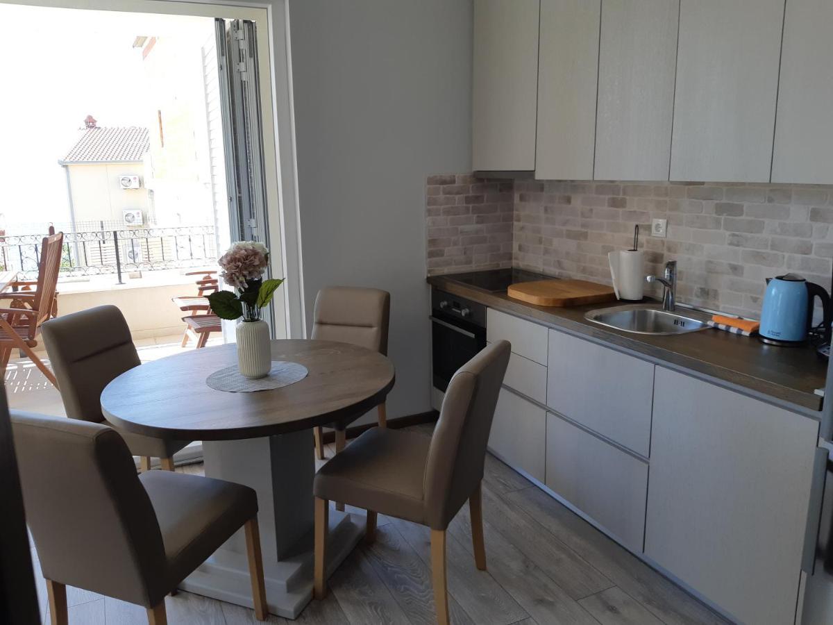 Apartment Lizzi. Трогир Экстерьер фото