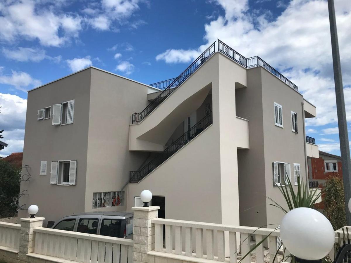 Apartment Lizzi. Трогир Экстерьер фото